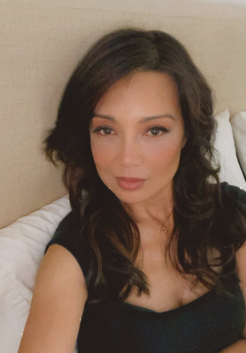 MingNa's tweet photo. Promoting #thebookofbobafett this week. It’s nice to wear makeup again. 🥰🧡

Dec 29th 
@disneyplus https://t.co/m1gDoQNXcV