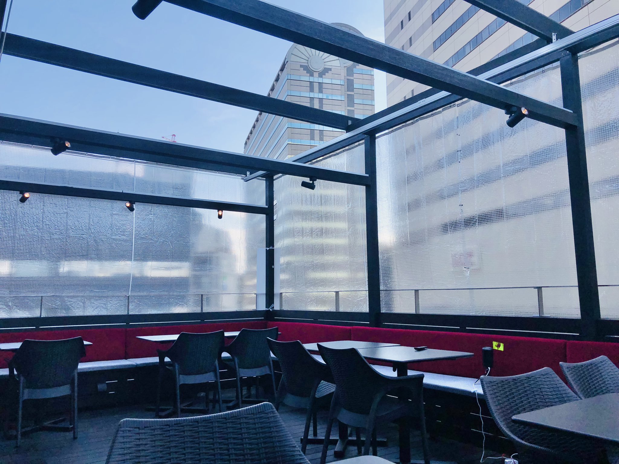 Musch恵比寿東口店 テラスの暖房設備が整いました 灯油ストーブなので 昼も夜もぽかぽかです 暖かいテラスを準備して 皆様をお待ちしております シーシャ シーシャバー シーシャカフェ 恵比寿シーシャ 恵比寿カフェ 恵比寿シーシャバー