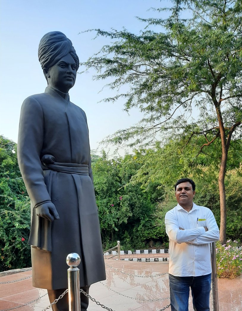 OfficeOfPC_'s tweet photo. उठो, जागो और तब तक नहीं रुको जब तक लक्ष्य ना प्राप्त हो जाए: स्वामी विवेकानंद

#tuesdaymotivation 
#swamivivekananda 
#motivation 
#jnuuniversity 
#delhiuniversity🎓 
#absorption
#againstblendedmode
#againstprivatisation https://t.co/1RVEfvrq21