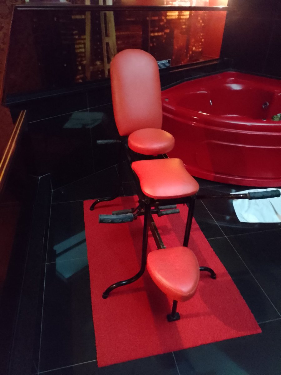 galera fui no motel aqui que tem ate aparelho pra fazer abdominal  gostei 👏💪