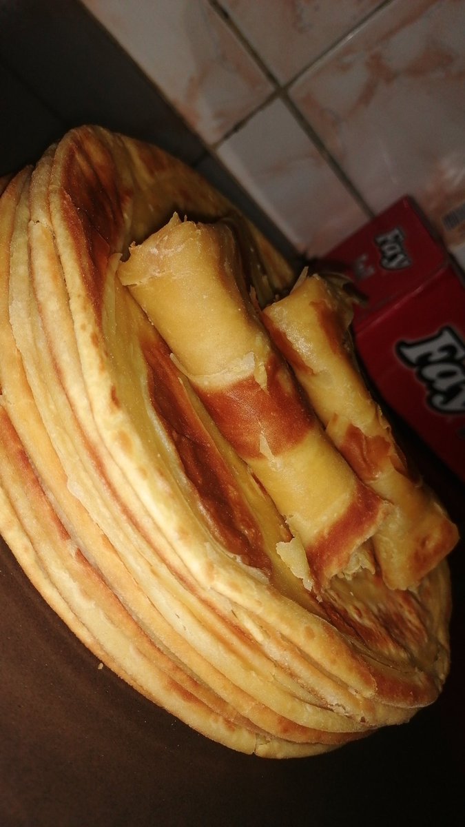 chapatimistress's tweet photo. Ukipatana na kazi yangu kwa tl, RETWEET, my customer could be somewhere out there 😊

#ChapatiMistress https://t.co/is8p6WX2Rh