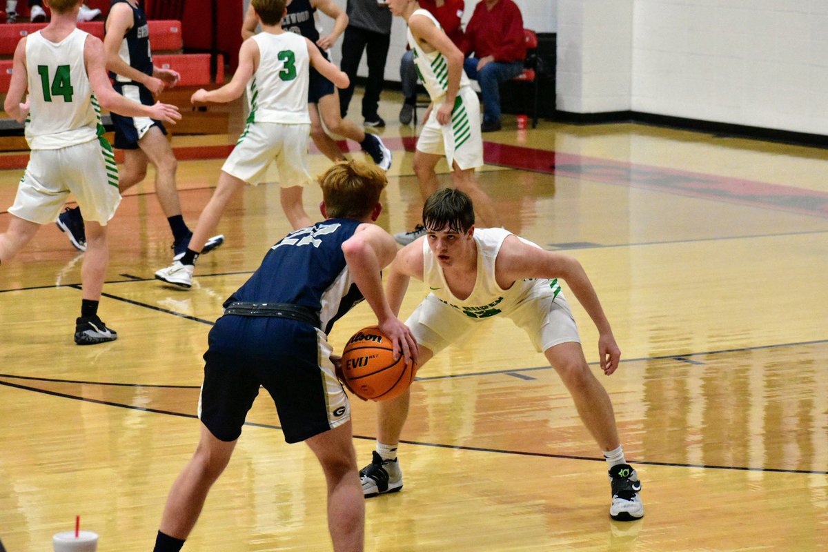 AmandaMHarp's tweet photo. VB 50-40 Greenwood in the Clarksville Classic Tournament this evening. #basketball #vanburen #vbpointers @pointerbball @VBSDActivities https://t.co/pPVkkdFDQm