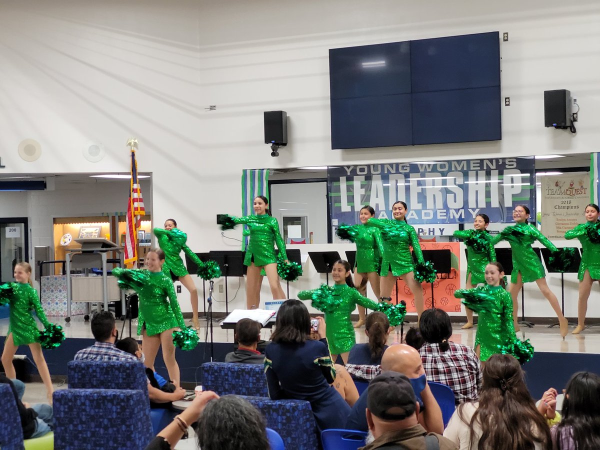 PattyHD2's tweet photo. Open-House @Ysleta_YWLA . Super multi-talented, outgoing, and supportive group of ladies! Thank you so much for helping out with Chinese Booth! #Transformers 💛💚💙 https://t.co/LBQS2K2ex3