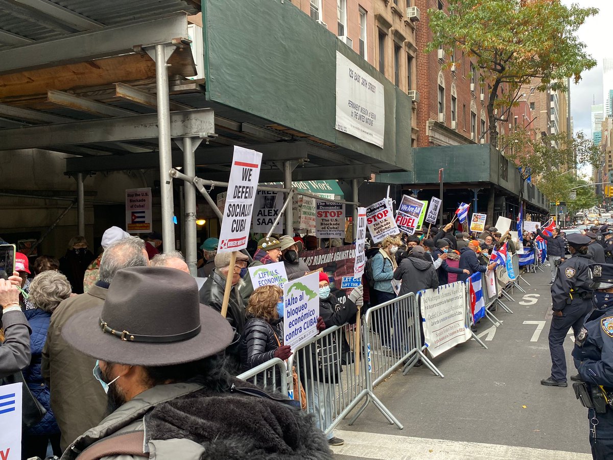 CubanoCapitulo's tweet photo. Hoy desde la ciudad de New York se reunieron organizaciones de solidaridad con Cuba en  apoyo a la Revolución Cubana como de Democratic Socialist of NY, Frente Independentista PR,  December 12 movement, entre  otros . #CubaEsUnContinente #CubaVive https://t.co/9w0NooCWpP