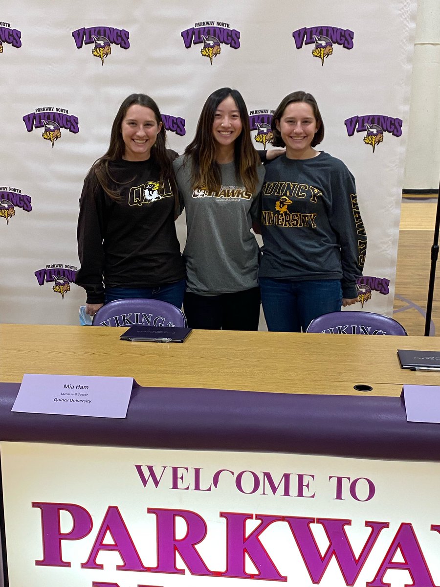 nonk0sher's tweet photo. @PNHSoftball When they say only teammates can come to your lacrosse signing but don’t specify which sport: https://t.co/h3qMaEFdv3