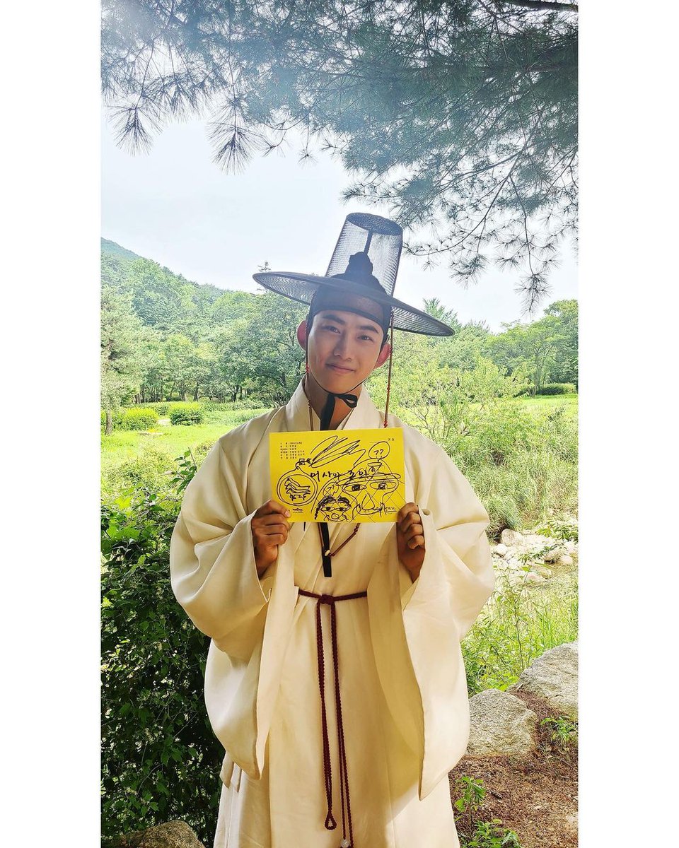 2pmalways's tweet photo. [eyecontaec IG]
The third 🎁 that come from Painter La 
⠀
#옥택연 #OKTAECYEON #tvN #어사와조이 #inspectorNjoy #HeIsTheSecretInspector_ButWhyYouCanNot_CallHimSo #JoyYionTrappedInTheNet #SecretInspector🦁 #SeeYouTomorrow_At1020PM🙌
https://t.co/Aew3KyiBug https://t.co/yN3J3N3WK9