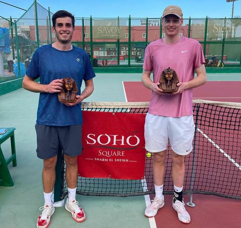 Not_Esportivas's tweet photo. ITF TENNIS!
Parabéns aos duplistas campeões, os britânicos Ben Jones e o seu compatriota Daniel Little que conquistaram o @worldtennis no M15 de Sharm El Sheikh no Egito
#ITFWorldTennisTour #ITFtennis #M15SharmElSheikh #tennis #BenJones #DanielLittle https://t.co/V1VXDD0UJW