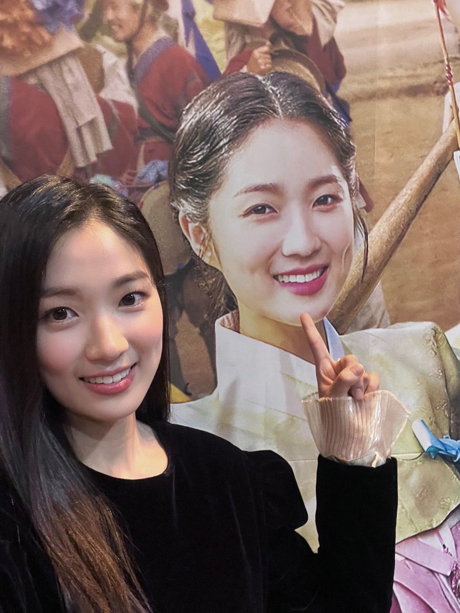 hyeyoonmoms2's tweet photo. 기몌윤 ㄱㅇㅇ 💛✨ https://t.co/H4mf9AZpwz
