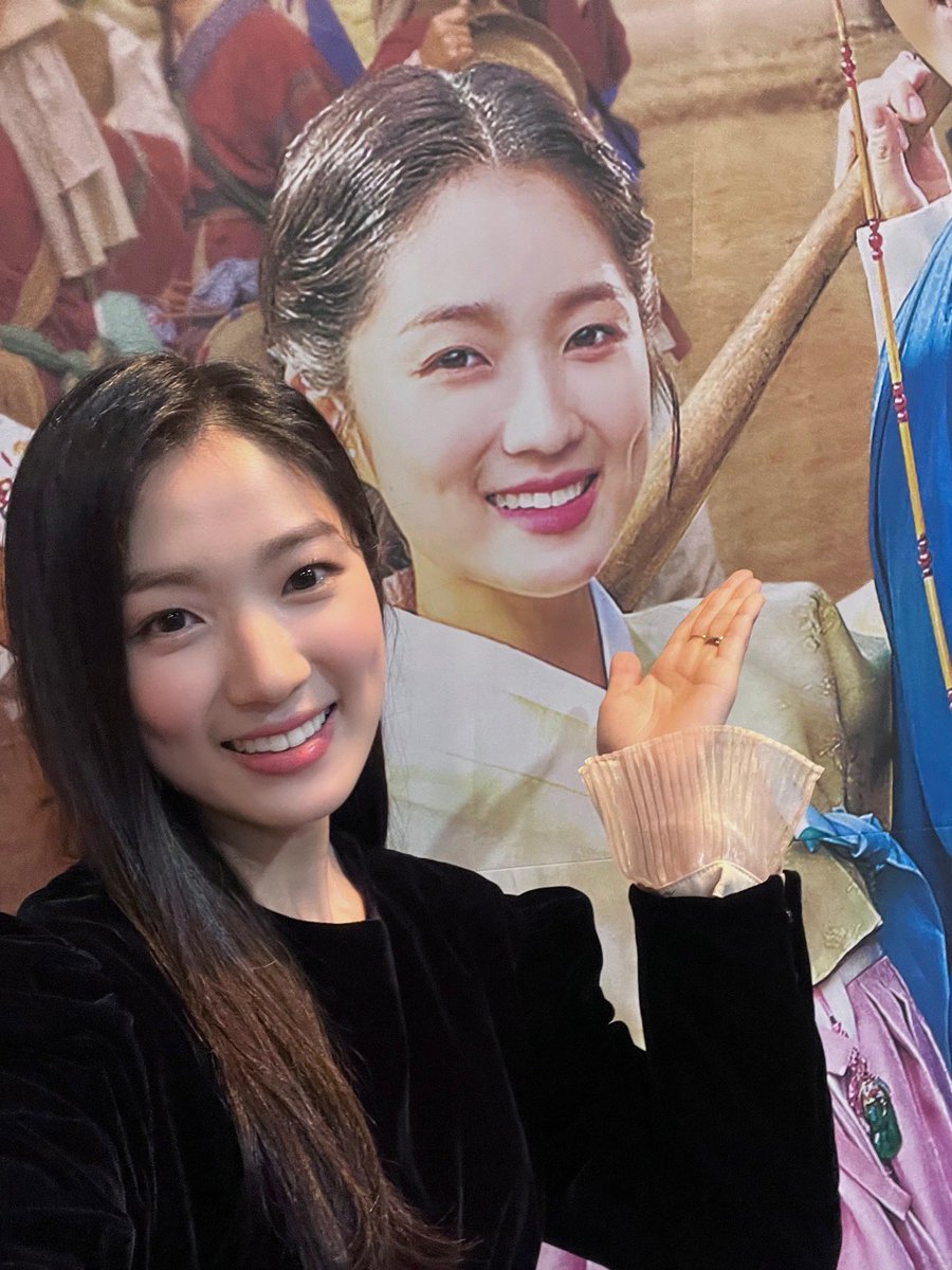 hyeyoonmoms2's tweet photo. 기몌윤 ㄱㅇㅇ 💛✨ https://t.co/H4mf9AZpwz