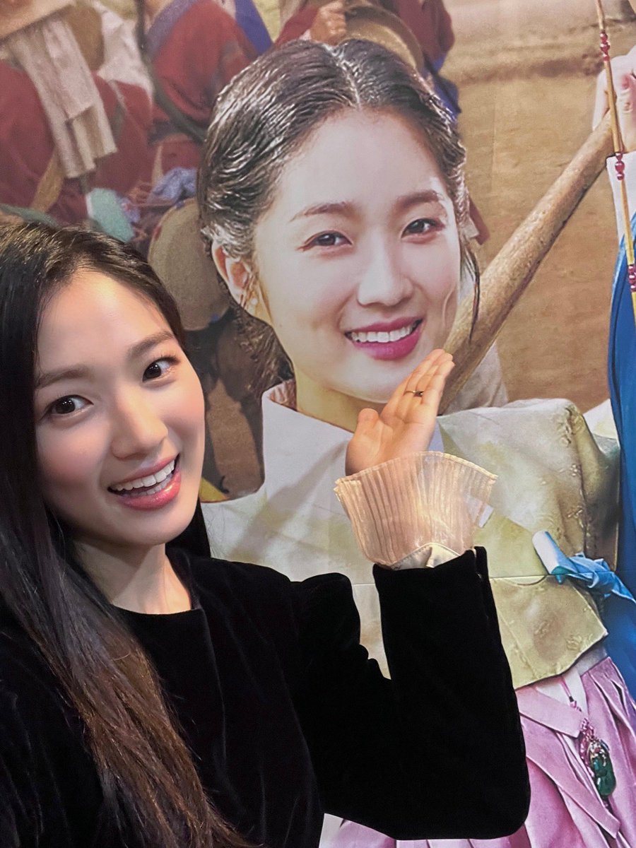hyeyoonmoms2's tweet photo. 기몌윤 ㄱㅇㅇ 💛✨ https://t.co/H4mf9AZpwz