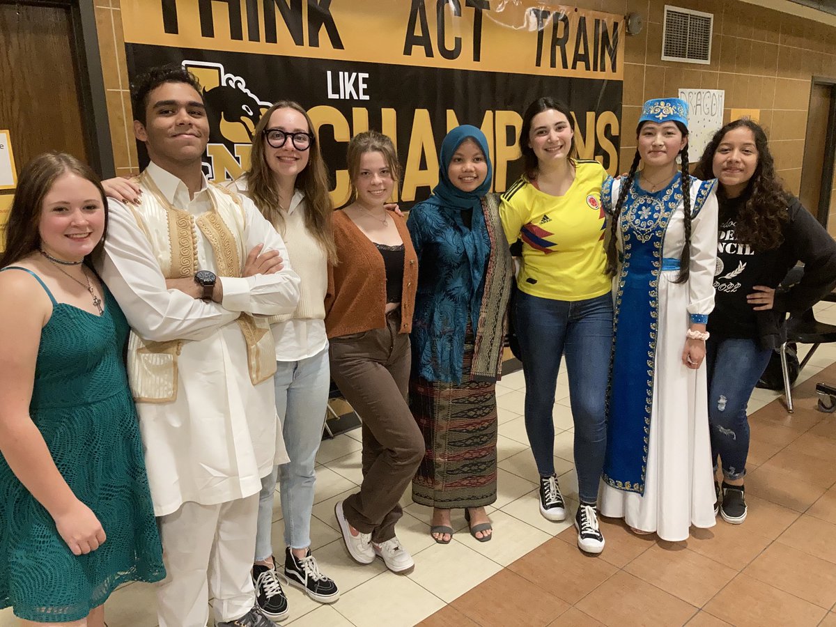 NHS_StuCo's tweet photo. November 15, 2021-7th ANNUAL PEACE MEAL hosted by ⁦@NHS_StuCo⁩ StuCo &amp; @nhs_dragonpride⁩, NHS FCCLA, NHS Key Club, &amp; NHS National Honor Society ⁦@NacISD⁩ ⁦@NacogdochesHS⁩ #peacemeal #internationaleducationweek https://t.co/xok7hQ82Kb
