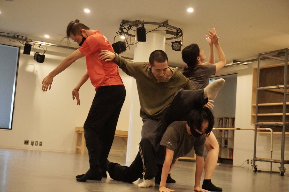 dancebasedaby's tweet photo. 本日は、飯田利奈子、柿崎麻莉子、鈴木竜、中川賢出演新作『When will we ever learn?』のクリエイションを実施！

開館時(火〜土 / 10:00-18:00)は、リハーサルを覗くことができます。お気軽にお立ち寄りください！

◎チケット受付中
愛知
https://t.co/XjXLD4OYmc
神奈川
https://t.co/dqjT72FOMU https://t.co/KekwZxKmC7