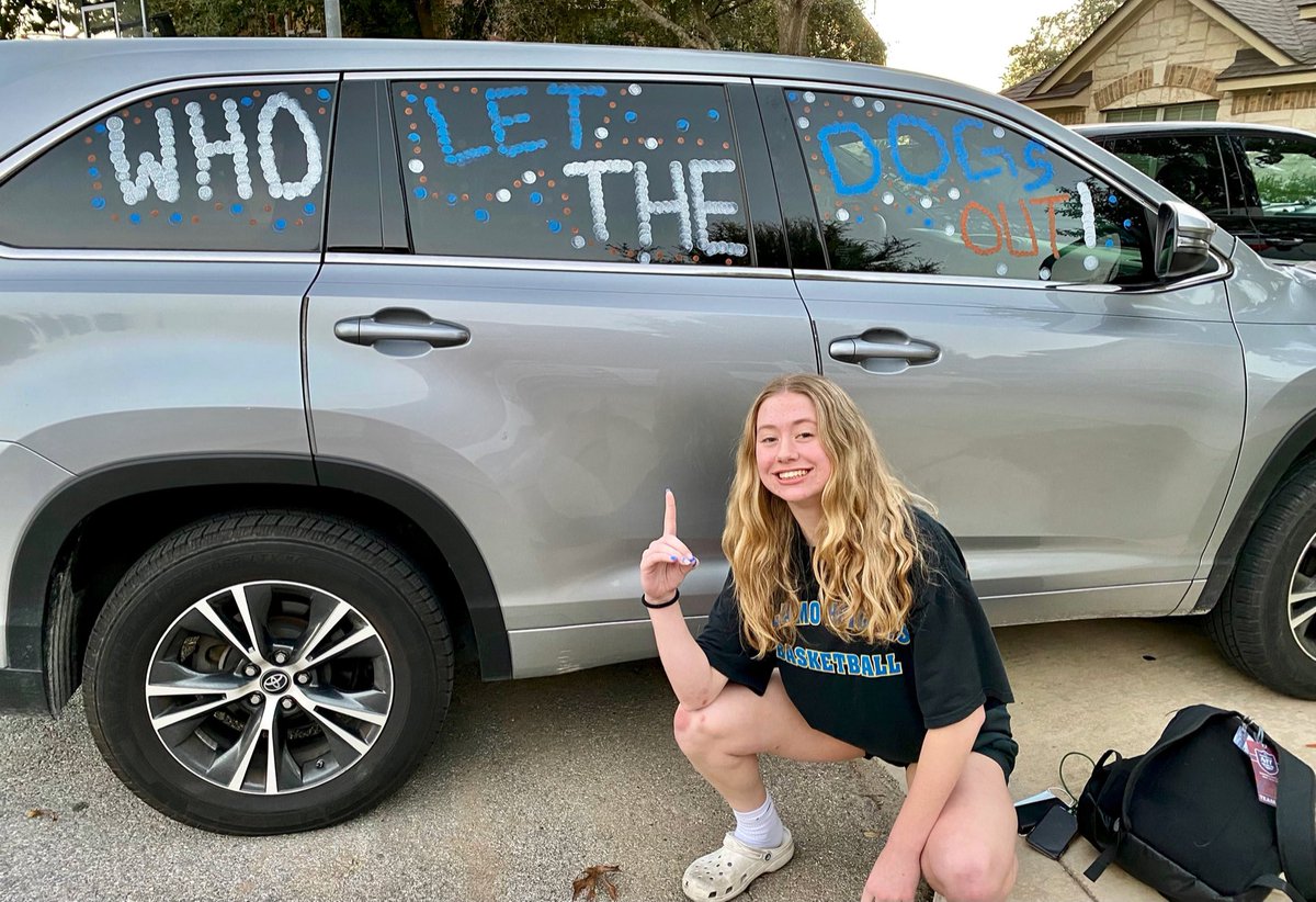 EmmaHalstead9's tweet photo. E-Dawg and Brandeis heading to States baby!!! #B4L #BBVB https://t.co/NBafo1u7Ru