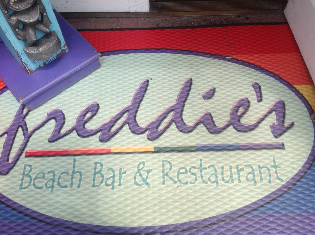 FreddieFlamingo's tweet photo. Make Freddie's your destination for fun, food, Karaoke, drinks and more! https://t.co/EQh2Hz8LDP
#gogaydc #nationallanding #pentagoncityva #washblade #washingtondc #arlingtonva #DMV #Nova #VAEvents #metroweekly #arlnow #crystalcity #Pentagon #nationallandingbid #dceats #dceater https://t.co/wYEsSuvliN