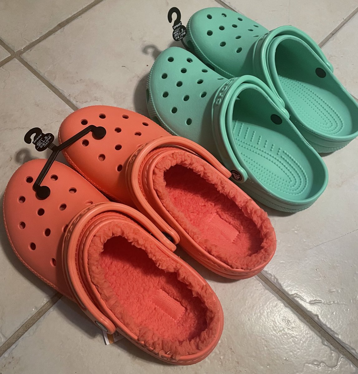 bpatel_14's tweet photo. when @Crocs slide in the DMs to hook it up 🤩 #Croctober21 https://t.co/it80OA9xgA