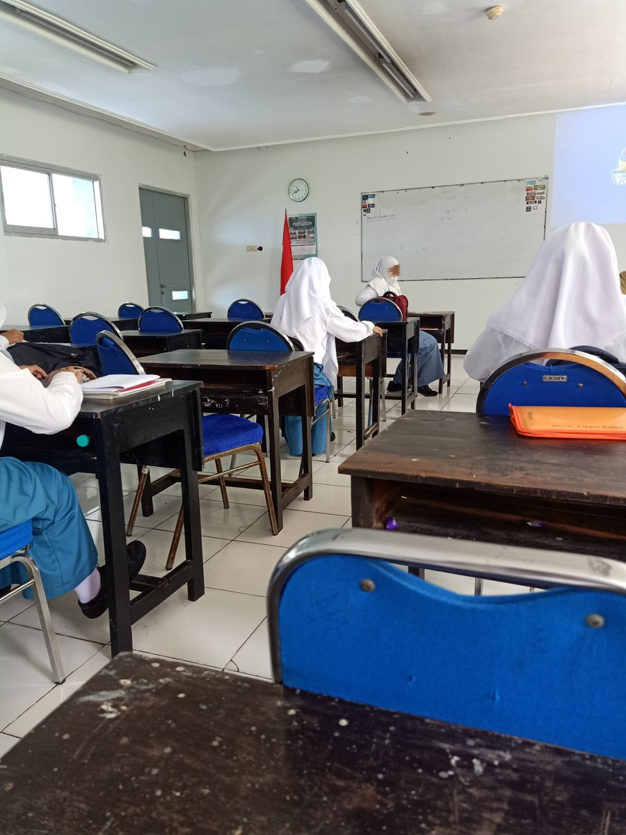 ellgcr's tweet photo. aku hari ini ptm :D https://t.co/XsWDaDYUi6