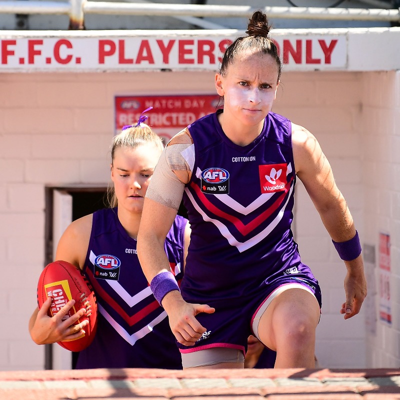 freodockers's tweet photo. A true captain, on and off the field 💜
Kara Antonio will step down from the captaincy ahead of season six, instead wishing to help guide Fremantle’s next young leaders and focus on her own football in 2022 ⚓️ #foreverfreo