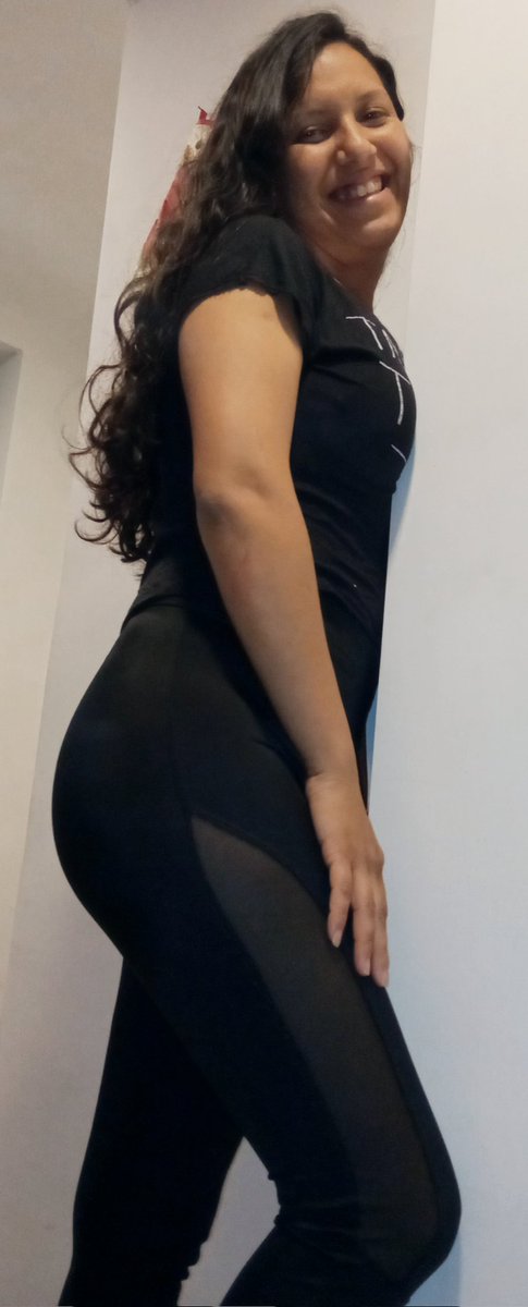 jessicalinarez's tweet photo. Haciendo lo que mas me gusta hacer: SER FELIZ 😃😃😃😃

#FelizLunes 
#Felicidad 
#LunesDeMotivacion 
#Reir
#Bogota https://t.co/iDfAsyNUrN