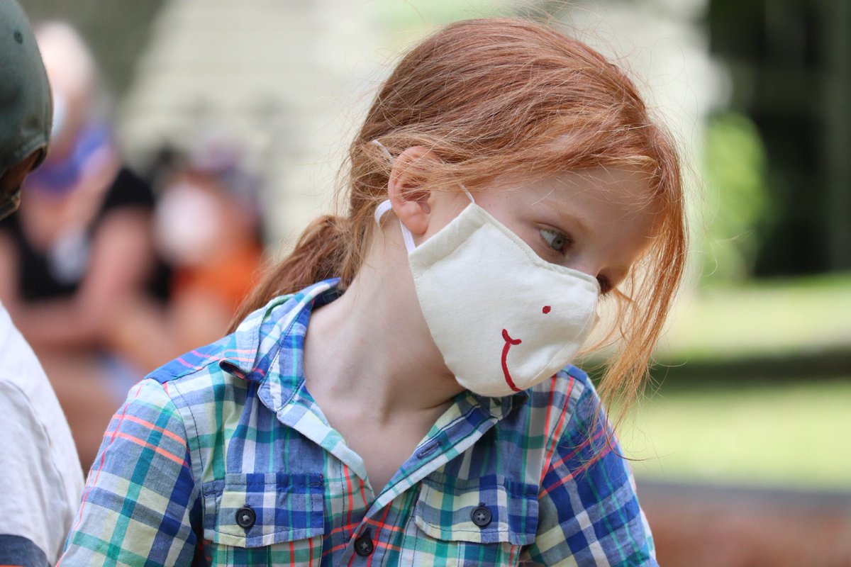 Wishing everyone a safe and lovely autumn, and don't forget to smile! 🙂