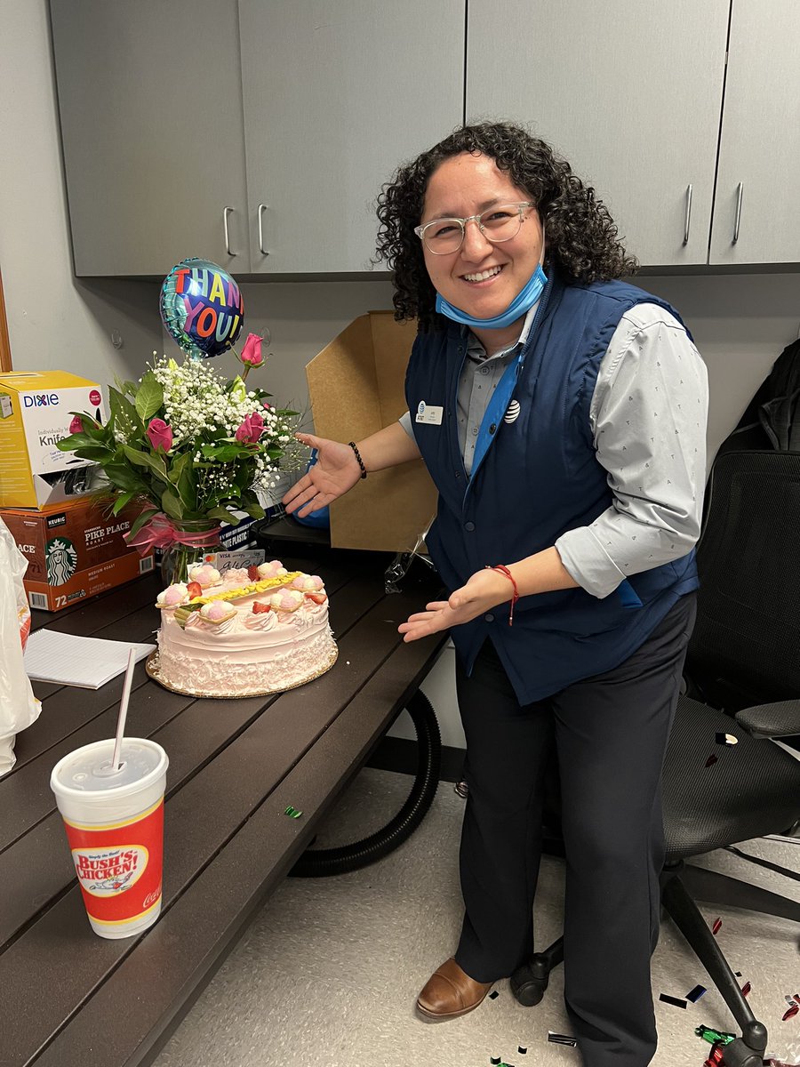 CarrizalesJudy's tweet photo. Today was bittersweet. I started at @SWMilitaryElite as an RSC in 2019 and was promoted to ASM in 2020. This team raised me. I am so grateful for their trust and their respect. Familia! Tomorrow I jump into the Fiber SEL role ready to go! All great things ahead. #myvelasarelit https://t.co/1xyWjNUSee