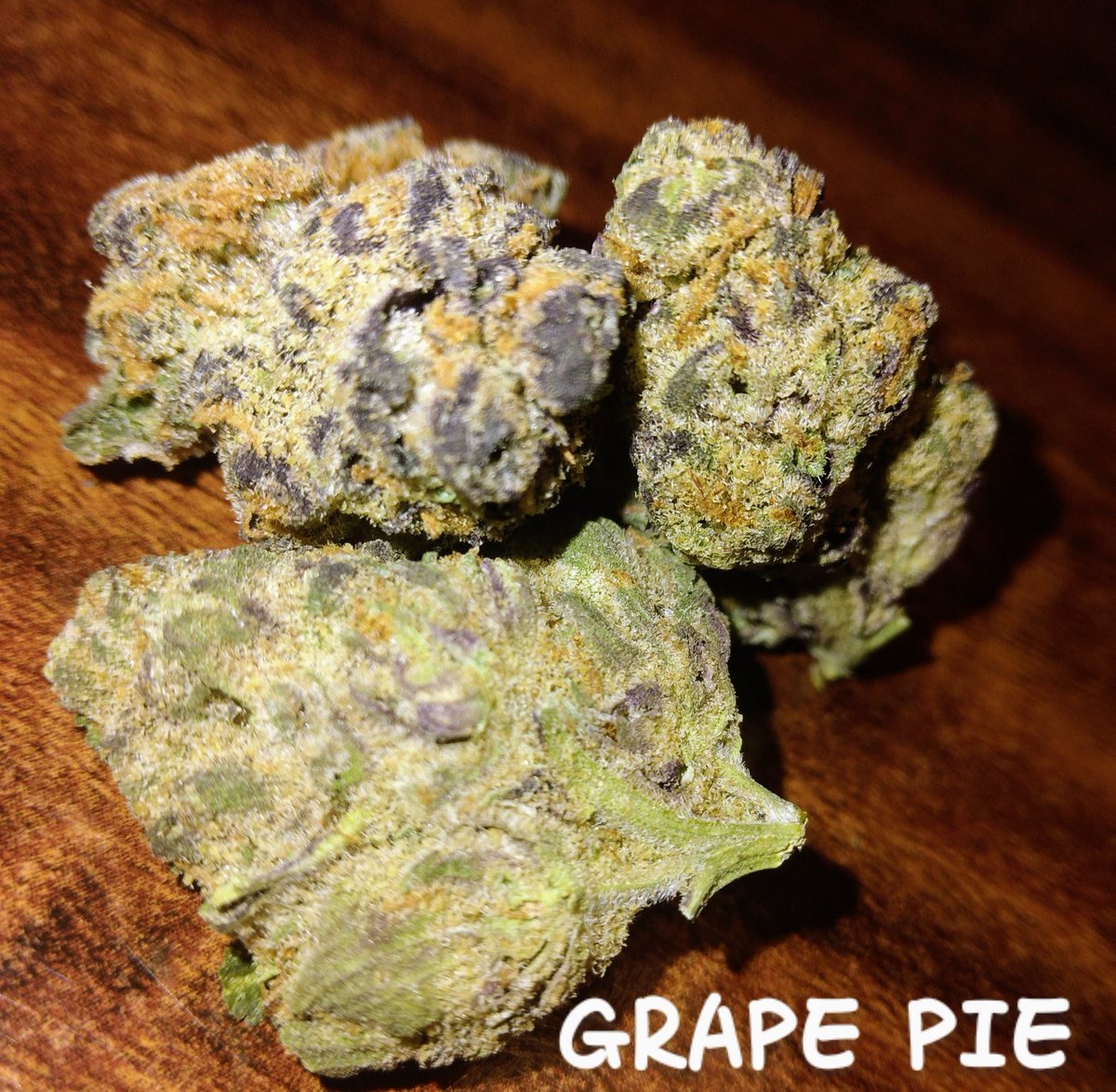 Dwillzz420's tweet photo. Perfect Strain to Chill after this Crazy Day-💨💨💨💨💨💨💯💯 #420friendly #CannabisCommunity #medicalmarijuana https://t.co/114BWK36Og