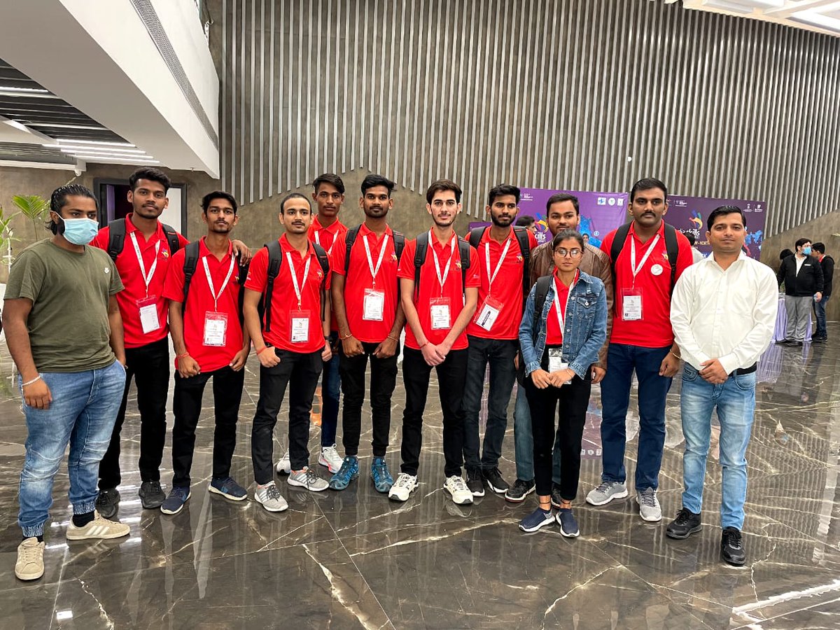 BsduOfficial's tweet photo. 🔍 Search on for #IndiaKeSkillstar
#SkillStars from #BSDUJaipur with their mentor are raring to go for the #IndiaSkills2021 Regional Competition - North.
@PMOIndia @RajCMO @NSDCINDIA @WorldSkillsInd @WorldSkills
#BSDUSkill #AbSkillKiBari #SkillIndia https://t.co/Oin7rKYs7f
