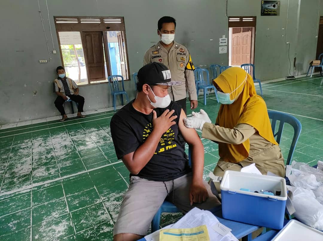 SepatPemdes's tweet photo. Agenda hari Senin, 15 November 2021, vaksinasi Covid 19 Dosis 2 (Pfizer &amp; Sinovac) yang di laksanakan oleh @puskesmasmasaran1 serta Pemerintah Desa Sepat dan di bantu oleh Relawan Desa Sepat. Tempat pelaksanaan di Balai Desa Sepat 
#vaksìnasicovid19 #sehat #protokolkesehatan #5m https://t.co/Q1PXfeMo6g