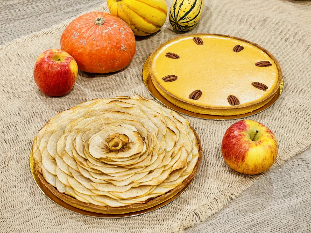 MaisonDanel's tweet photo. Bonjour, San Francisco! Order an Apple Tarte aux Pommes or Pumpkin Tarte à la Citrouille at https://t.co/gLBJZAoU6z for Thanksgiving or your holiday gathering #maisondanel Bon Appétit! 💋 https://t.co/pak00dq5dB