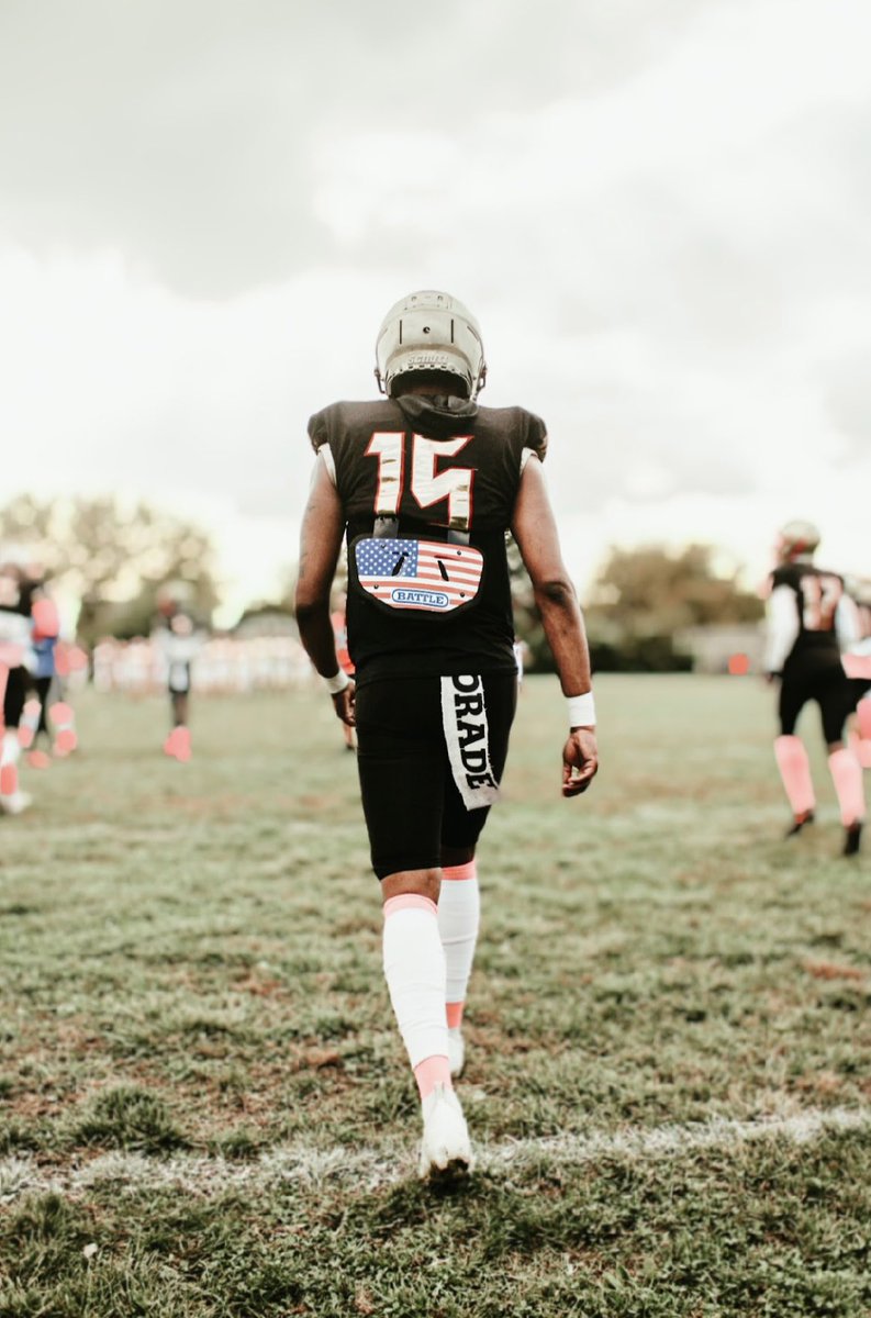 5000zai's tweet photo. Great run for my senior season we went 10-1 time to get ready for the next level i wanna thank my whole support system , my teammates and the coaches for believing me we still champs in my eyes , it’s only up from here #15out💔 https://t.co/zm6GHOInvA