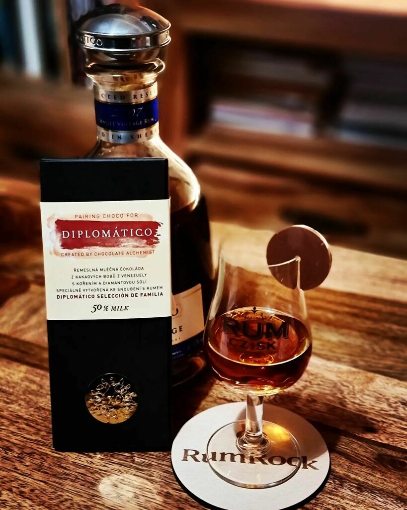 RumRock's tweet photo. Still on @diplomaticorum wave. Now pairing with 🍫 chocolate created just for Diplomatico. Tasty.
🥃
🥃
🥃
#rum #rhum #ron #rhon #alkohol #alcohol #rumlovers #rumfan #rumdrinker #rumcollection #rumcollector #ronanejo #rumtasting #rumdrinks #degustation #… https://t.co/KUP0rMSKgF https://t.co/FgjQieDvrw