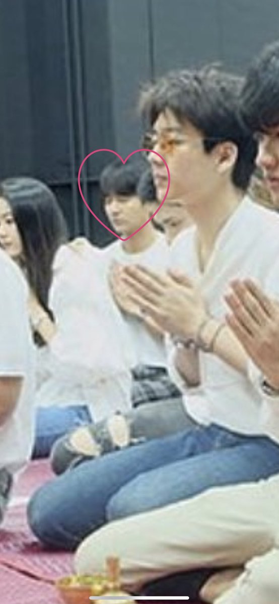 Achtna_'s tweet image. ใช่มั้ยใช่ดูจากกางเกง555