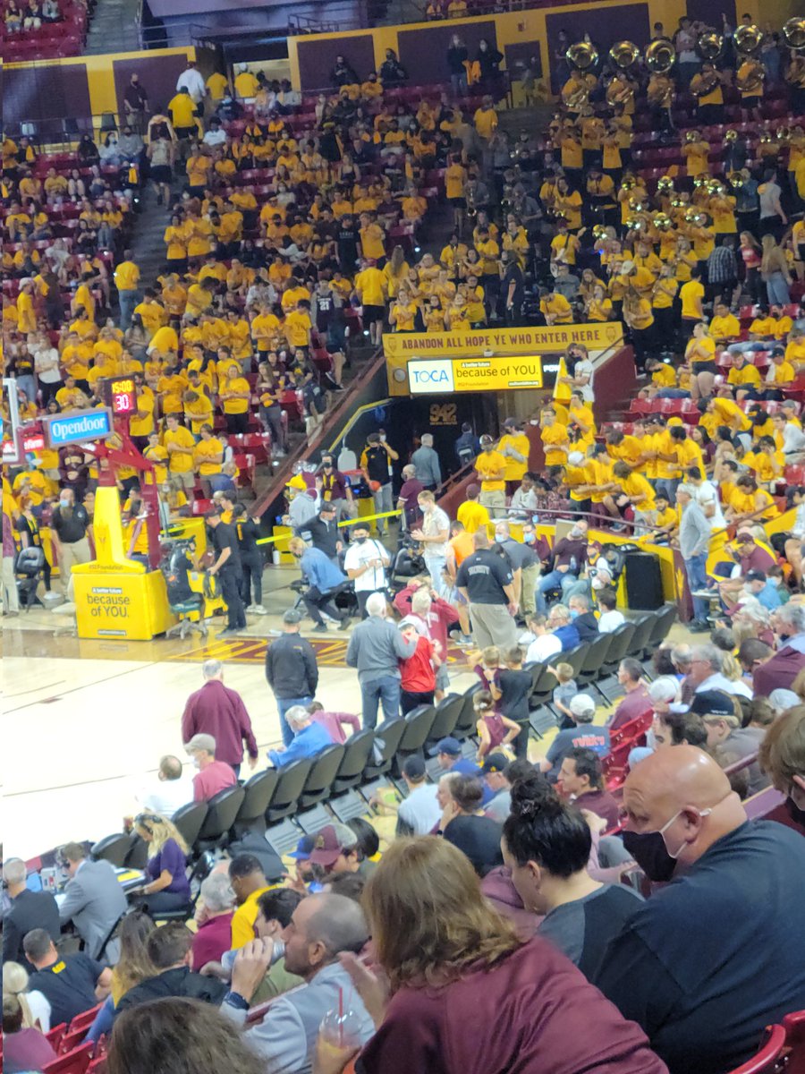 SunDevilFox's tweet photo. Glad to see all 942 of the @942Crew  Fox family 🔱🦊😈🔱🦊😈 #Foxup #GoDevils #Foxinthehouse https://t.co/2tpdaum6Zg