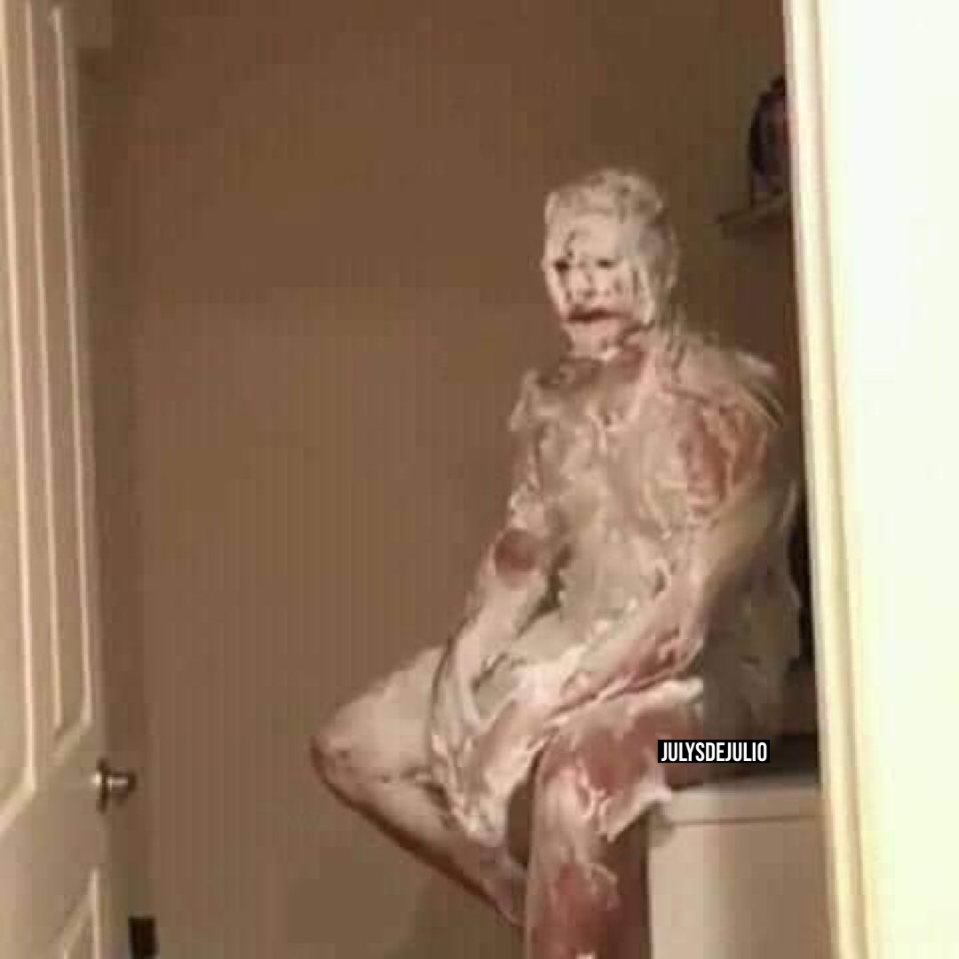 JulysdeJulio's tweet photo. Cuando te estás bañando y suena “cuantas veces” : https://t.co/DLYhxpOmRM