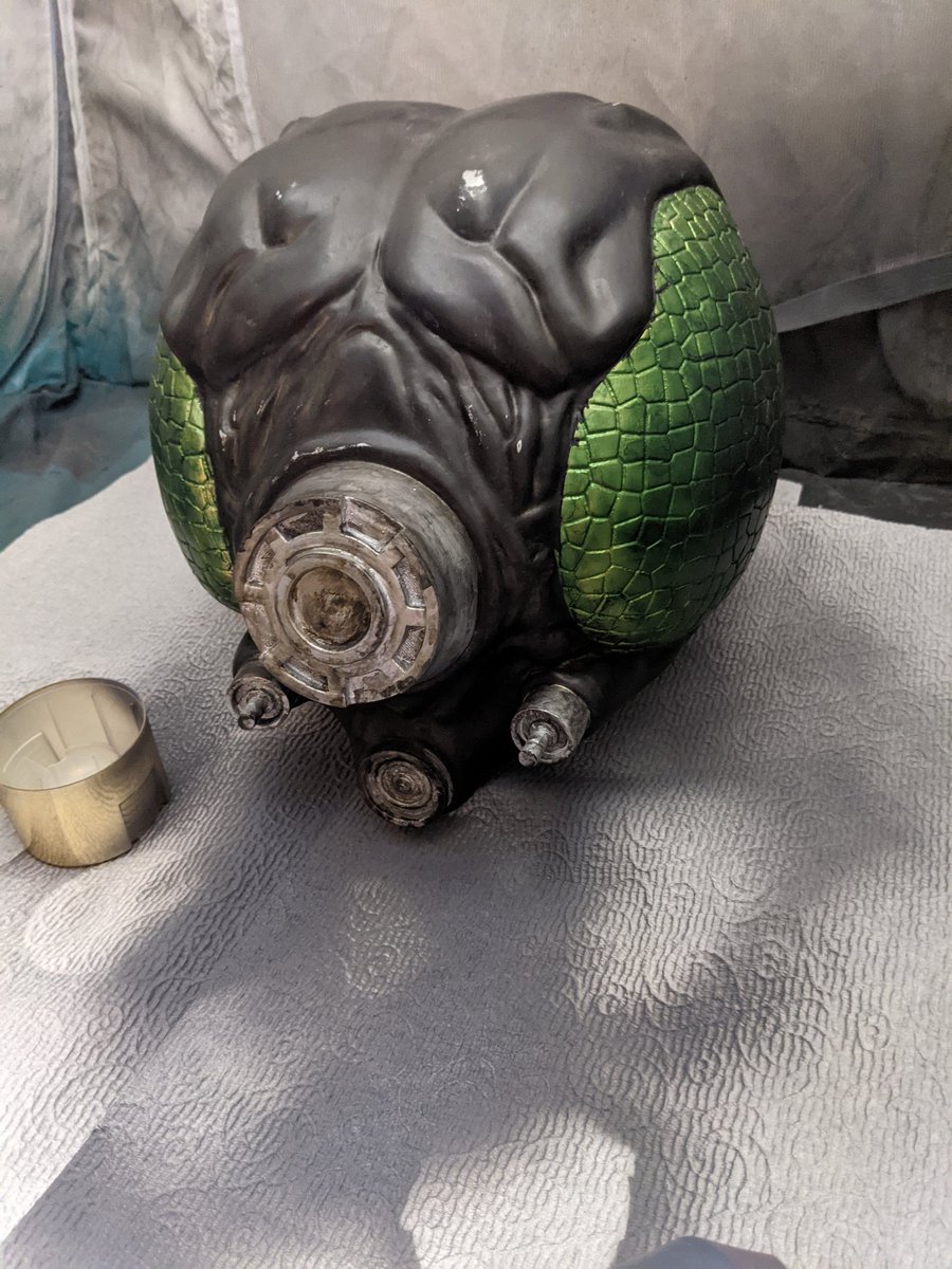 MantaCreations's tweet photo. 4-LOM being weathered and prepped for his final showcase in a collection of bounty hunters #3dprinted #StarWars #scumandvillainy https://t.co/mAigK6Cyc2