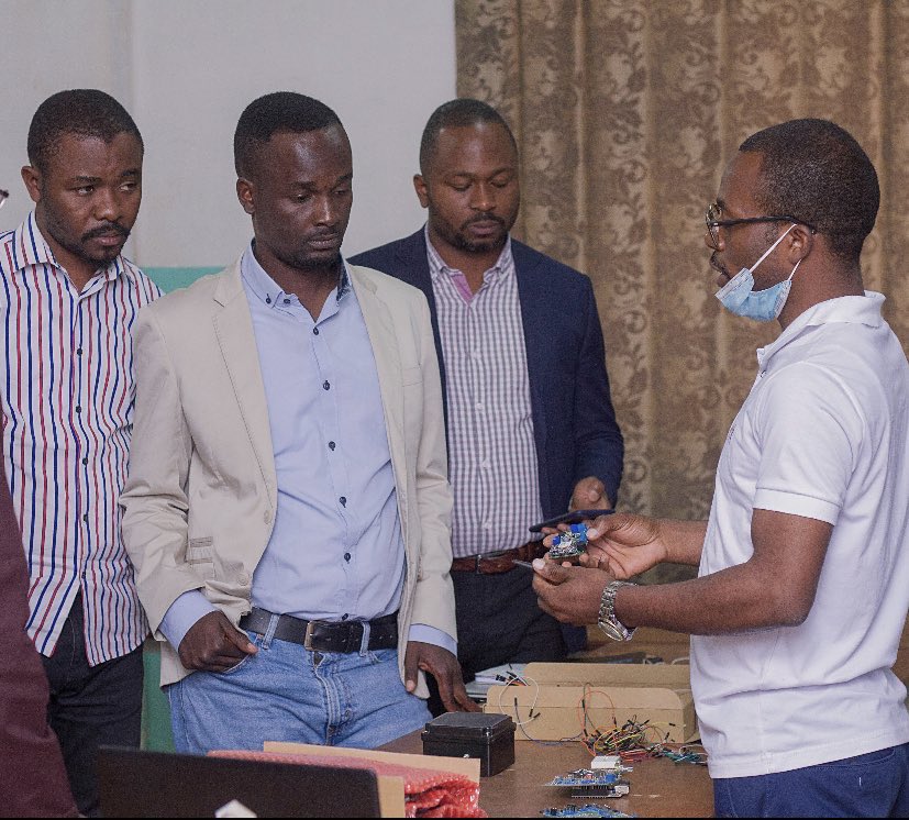 HerbertKalonji's tweet photo. @NgalulaPe Justement @NgalulaPe moi personnellement j’ai invité les gens vous y compris à voir une innovation dans le #STEM @ALLIOT_RDC fruit de nos recherches. Il y a juste @migishaofficiel qui avait juste posé une question puis sans suite! @SKaozi étais la pour voir. https://t.co/RmVFxIJTJJ