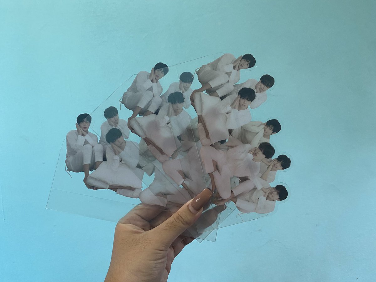 bell1997jk's tweet photo. ปล่อยของสะสมค่ะ LOVE YOURSELF Set ‘S E L F’ เหมาอัลบั้ม 4 เวอร์+โปสเตอร์+สแตนดี้มี 3 ชิ้น    ราคา 2,200 ฿ รวมส่งแล้ว~  ข้างในอัลบั้มมีครบทุกอย่างเลย ยกเว้นสแตนดี้มี 3 ชิ้น ขายแยกได้นะคะ #ตลาดนัดบัง #ปล่อยของสะสมบังทัน #การ์ดยุนกิ https://t.co/fCnazZMenA
