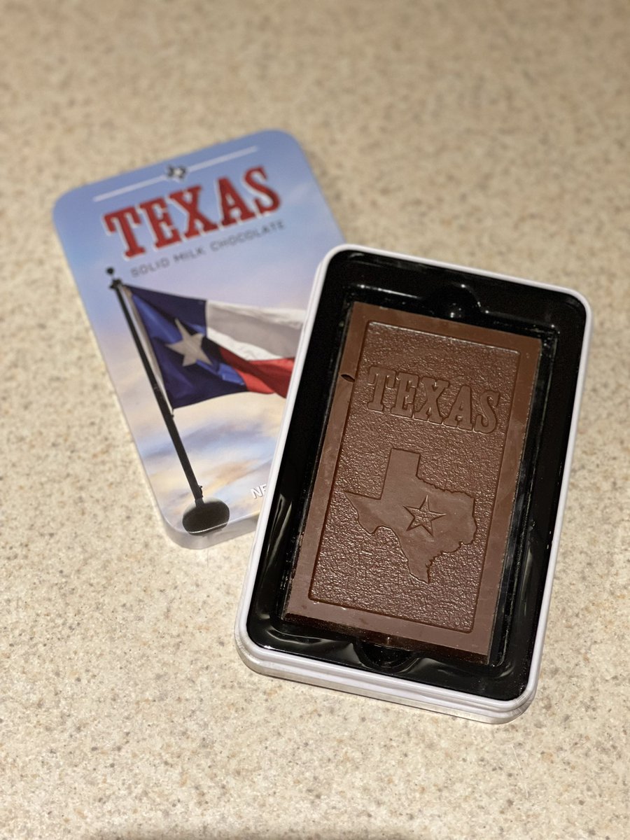 aiglesiasd's tweet photo. The lone star state chocolate 🍫 👏🏻👏🏻 #LoveTexas https://t.co/Vz6phfKnoZ