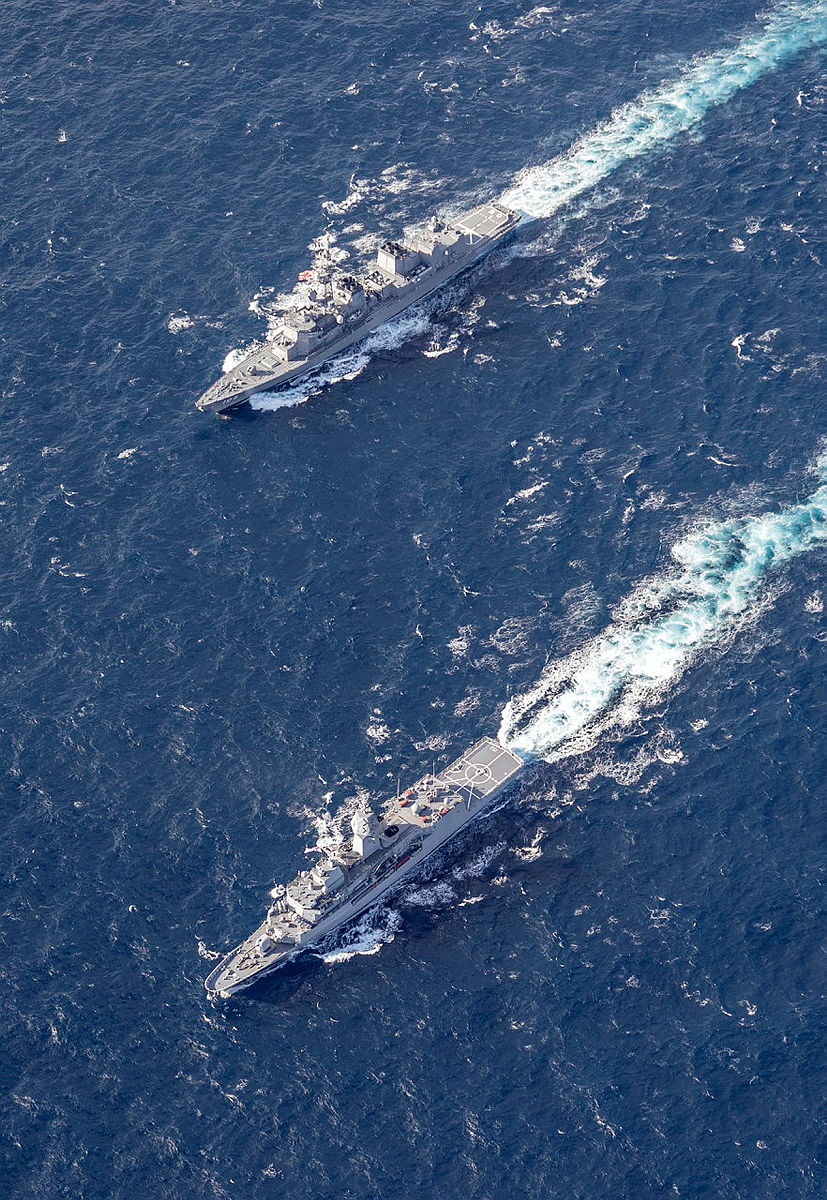 hqjoc's tweet photo. 🇦🇺 🇯🇵 Strengthening interoperability and fostering ties
#YourADF #HMASWarramunga and @jmsdf_pao_eng #JSInazuma took part in #ExNichigouTrident 2021 last week near Shikoku. https://t.co/vO4Hsr2j5X