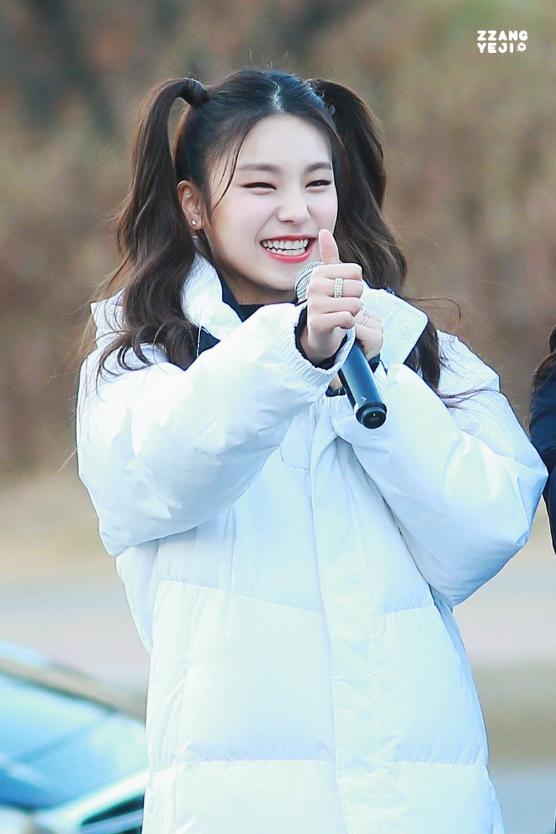 girlgroupsdata's tweet photo. ZZANG YEJI 2019 COMPILATION (ITZY YEJI) [CLOSED FANSITE] {Photos} ☛ https://t.co/9a4o4wywAf

#YEJI #HWANGYEJI #ITZY #있지 #황예지 #예지 https://t.co/27dw5VGwzr