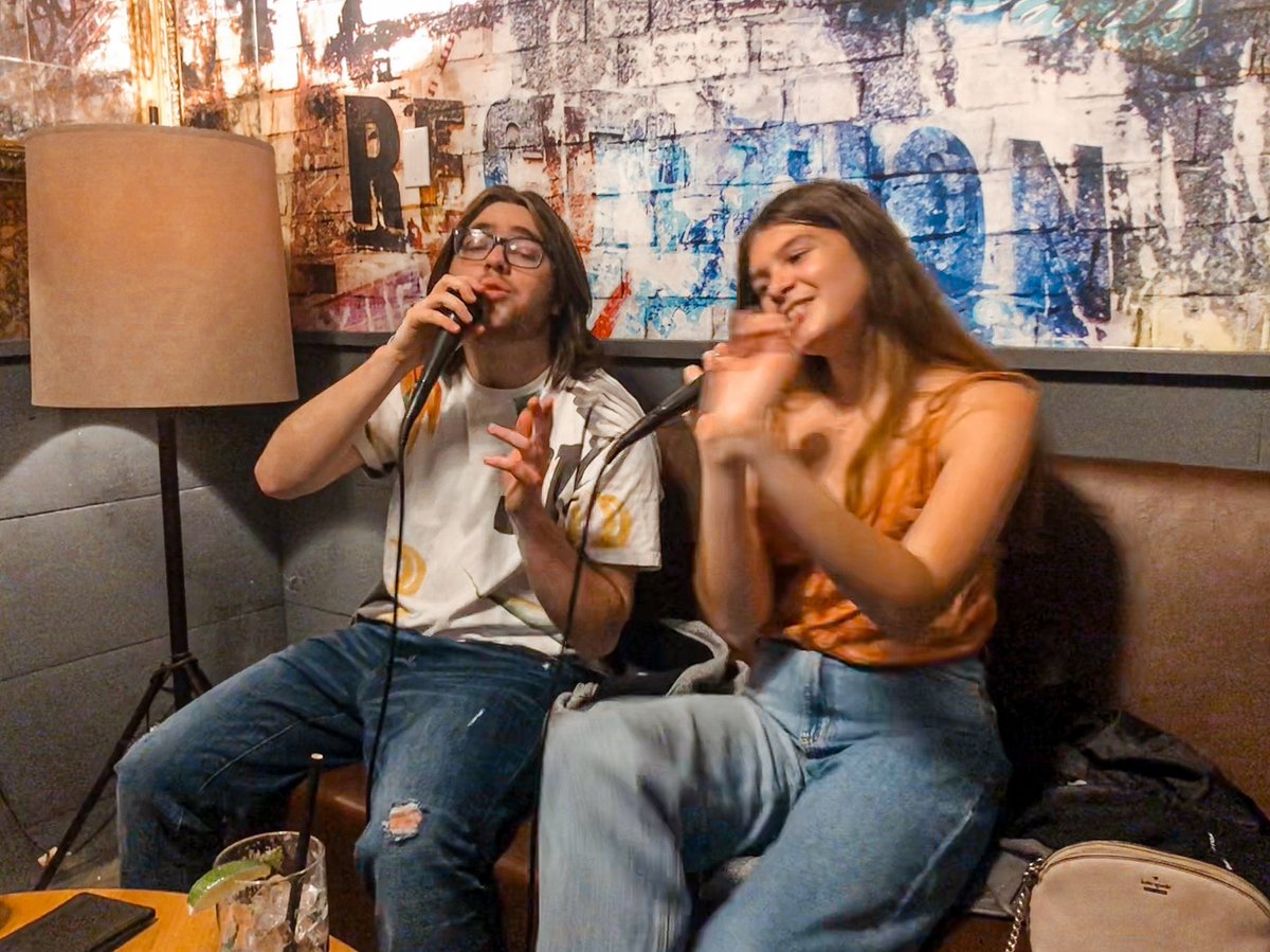 Megannety tweet media