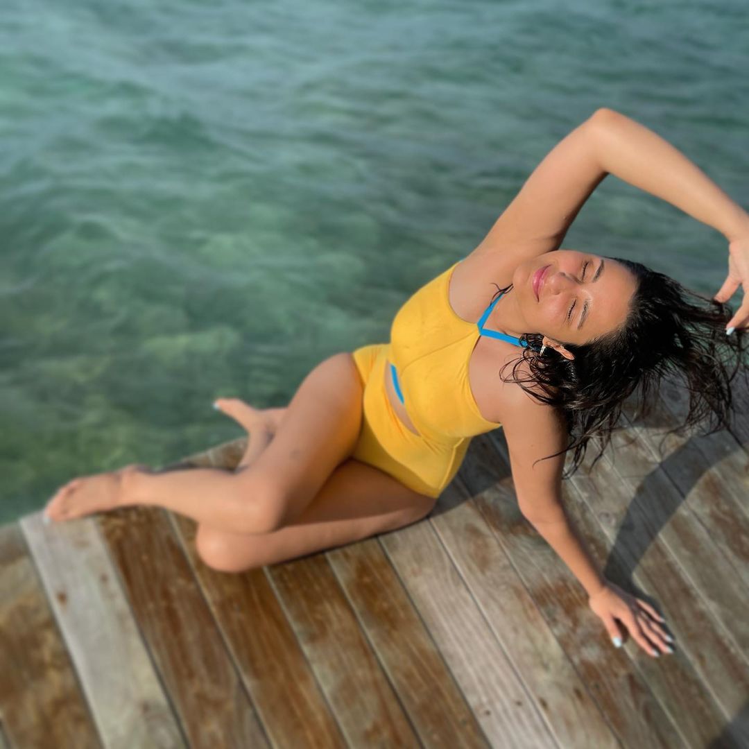 ParineetiChopra's tweet photo. God, I miss the ocean! 😩(yes, I’m aware its only been a month)✨ …………………………………………………………………………………………….…………………………………..……………………………………………………................... #NCSTravels @icmaamunagau #Intercontinentalmaldives https://t.co/9mhZCJ67rt