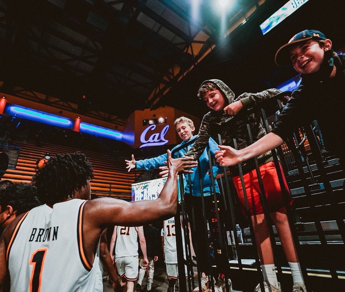 CalMBBall's tweet photo. Bears win!

#InvestAndAttack https://t.co/TZSIYPTQg2