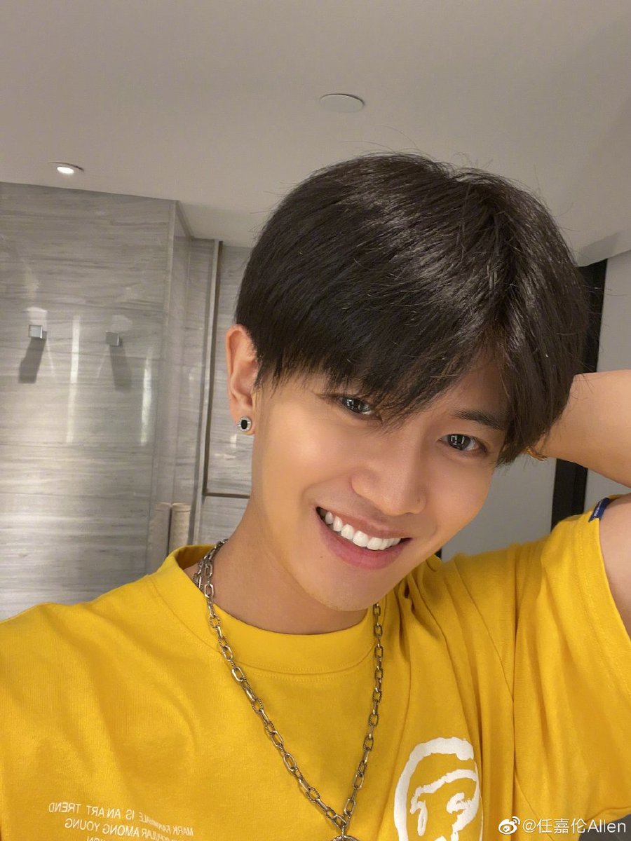 ไปชิงเต่ามาวันเดียว สดใสเลยนะพ่อ🤣🤣
#我们会牵着手一起走
#เราจะจับมือเดินไปด้วยกัน
#Allenren
#Allenrenjialun
#Renjialun 
#任嘉伦 
#任嘉伦allen 
#任嘉倫  
#任嘉伦allen
#RJL泰国嘉人🇹🇭