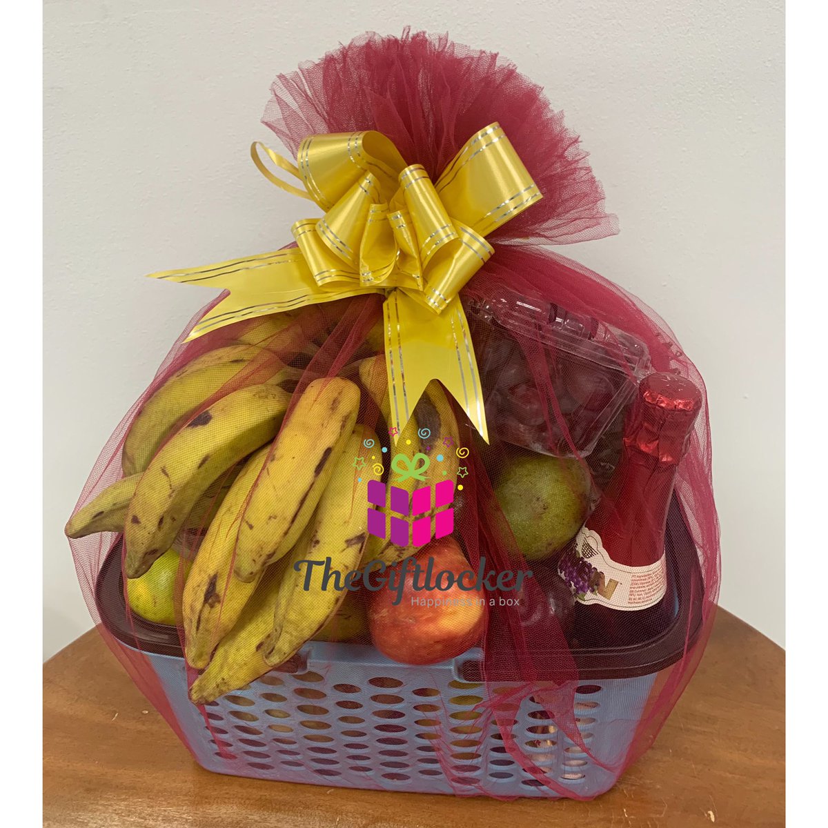 thegiftlocker_'s tweet photo. Our mini fruit hampers are a beautiful way to say thank you to the people that matter the most!
.
.
.
.
Refresh your Loved ones with Fresh and Juicy Fruit baskets this December.
#fruitydecember #livefresh #livehealthy #fruitbaskets https://t.co/SY13cR3QWa