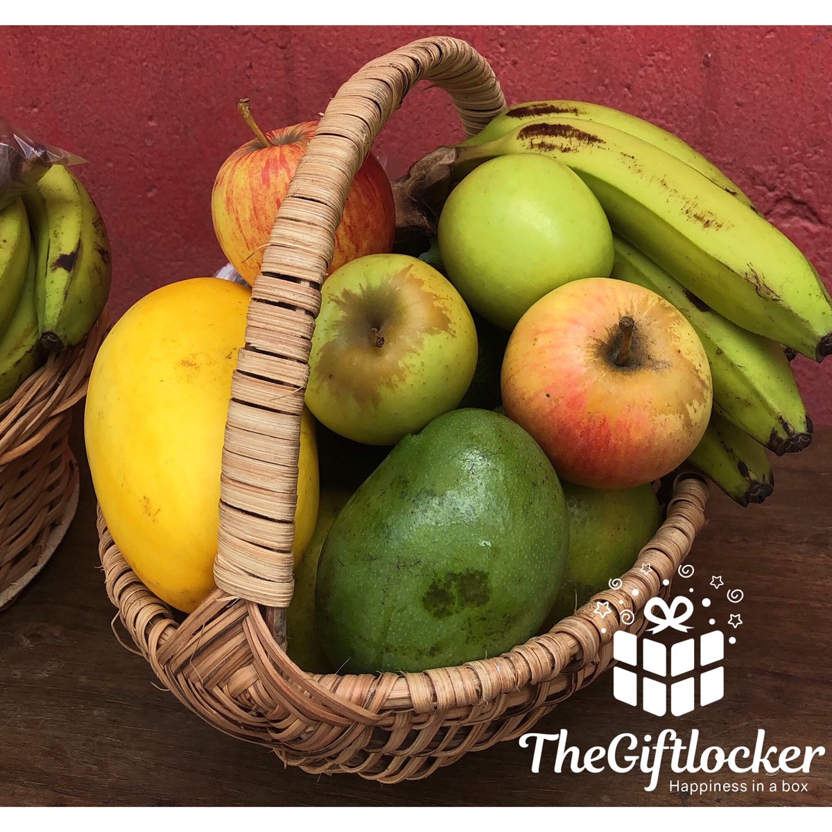 thegiftlocker_'s tweet photo. Our mini fruit hampers are a beautiful way to say thank you to the people that matter the most!
.
.
.
.
Refresh your Loved ones with Fresh and Juicy Fruit baskets this December.
#fruitydecember #livefresh #livehealthy #fruitbaskets https://t.co/SY13cR3QWa