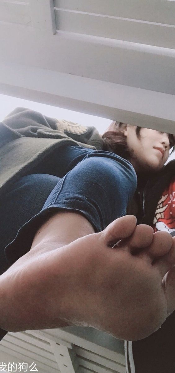 DcK20o's tweet photo. #原味 #原味内衣 #原味丝袜 #原味商品 #原味内内 #脚控 #恋物 #恋物癖 #足控 #福利姬 #原味胖次 #内裤 #丝袜脚 #原味卖家 #原味內衣褲 #原味絲襪 #圣水 #裸足 #腿控 #玉足 #恋足 #原味丝袜 #口嚼 #足交 #舔脚  #圣水 #原味内裤 #棉袜 #短丝 #船袜 来把姐姐鞋底的口水舔掉吧 https://t.co/3MFfRnPZ1a