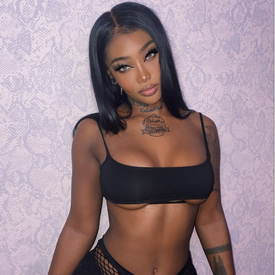 BelovedBluv's tweet photo. They tried to drag her for looking like this she looks sicking #blackautonomy https://t.co/XfyTOhUJOG
