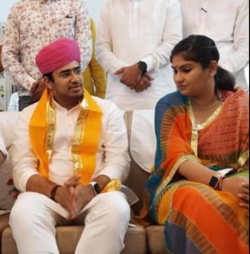 kiransnm's tweet photo. भारतीय जनता युवा मोर्चा @BJYM के राष्ट्रीय अध्यक्ष श्री तेजस्वी सूर्या जी को जन्मदिन की हार्दिक बधाई एवं शुभकामनाये। मैं आपके उत्तम स्वास्थ्य और दीर्घायु की कामना करती हूँ।

@Tejasvi_Surya https://t.co/ezYCBUmMPo