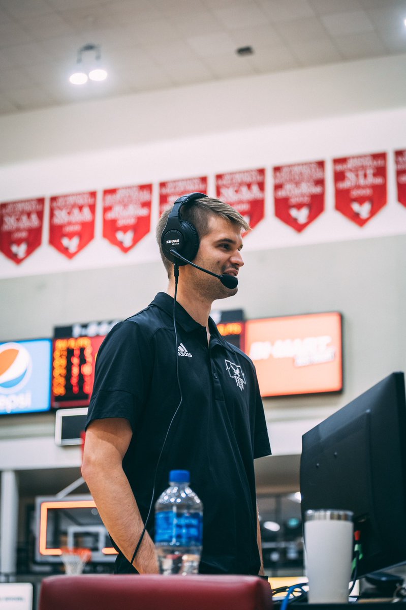 Congrats to <a href="/driley15/">David Riley</a> on his first win as Head Coach❗️🥳 #GoEags