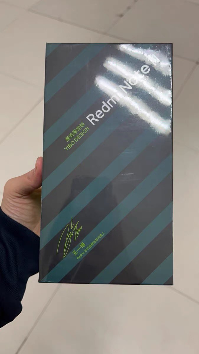 tomao_jomz's tweet photo. มือถืออี้ป๋อ Redmi รุ่น 11 Pro (เหมือนที่นี่กดได้เอง) แฟนๆที่จีนได้ของแล้วมารีวิวแล้ว~ #RedmiNote11Series #yiboxredminote11 https://t.co/TwuyzVKkXo